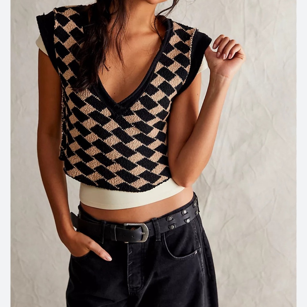 Free People Black and Tan V-Neck Crop Sweater